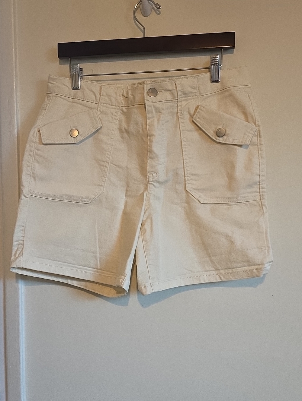 d. jeans Cream Utility Shorts with Flap Pockets